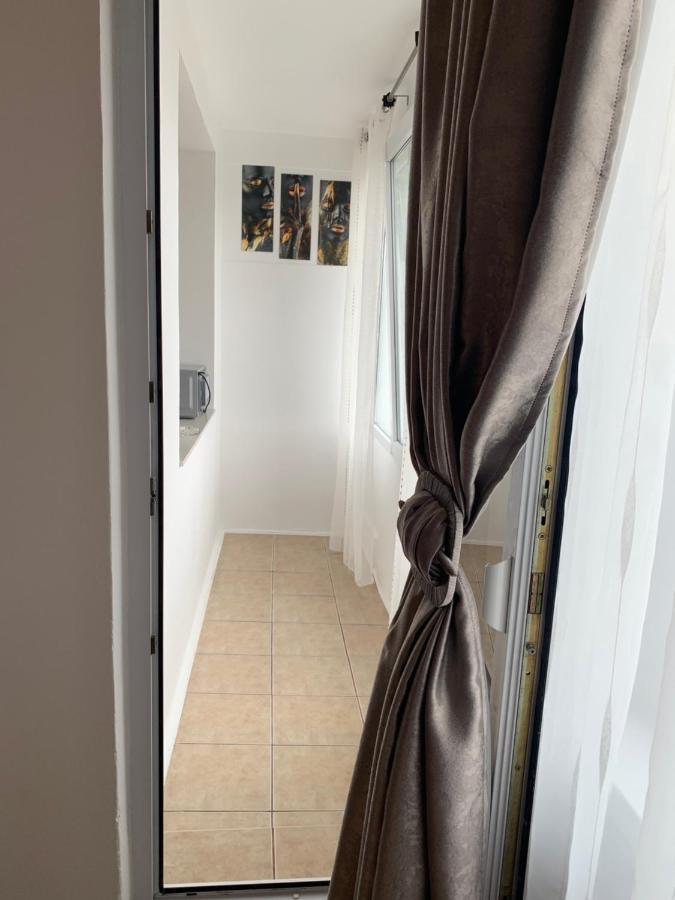 Victoriei Boulevard Private Apartment Braşov Exteriör bild