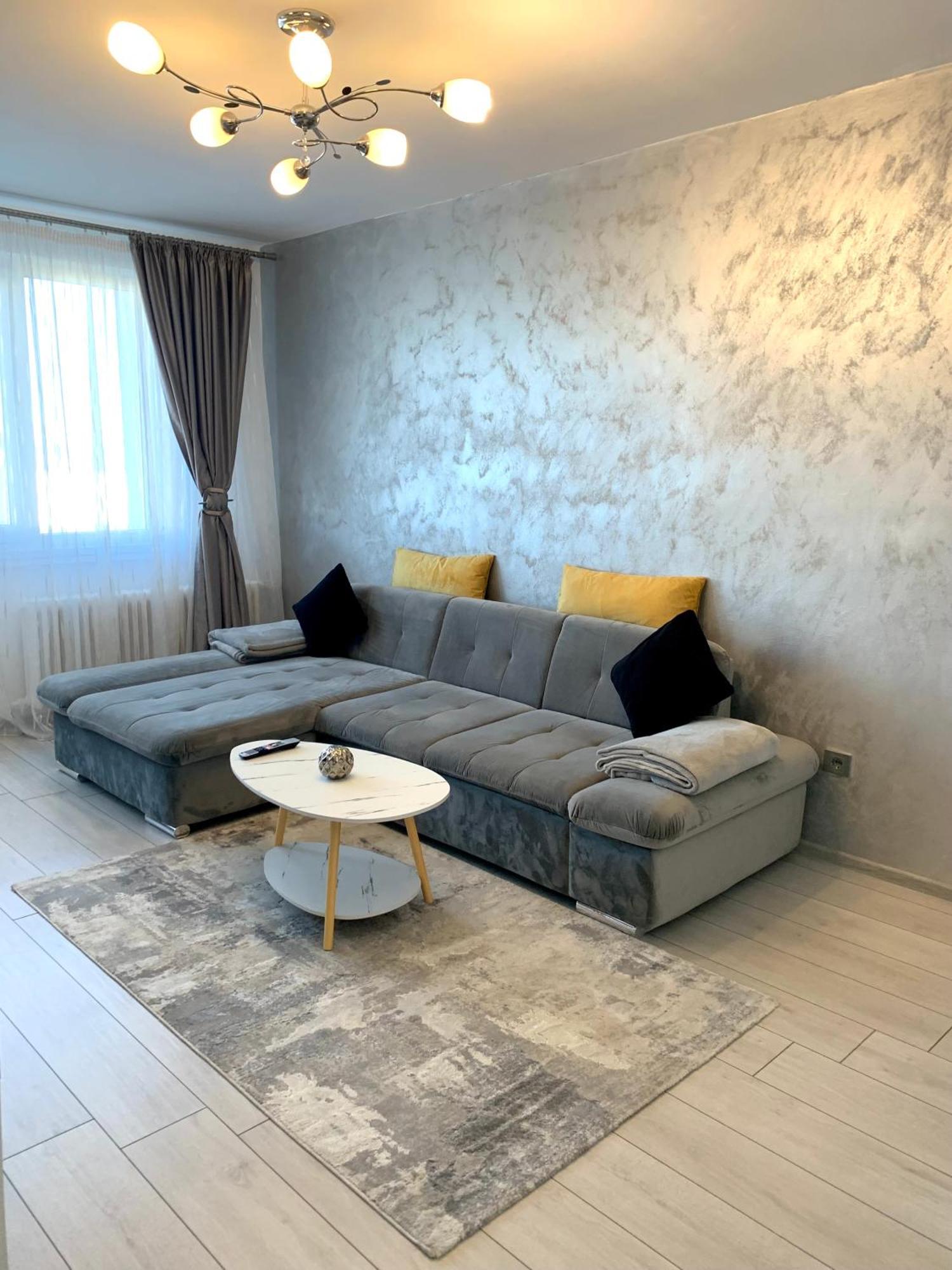 Victoriei Boulevard Private Apartment Braşov Exteriör bild
